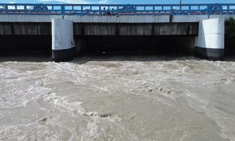 নীলফামারীতে তিস্তার পানি বাড়ছেই, রেড অ্যালার্ট-মাইকিং
