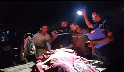 নাটোরে বৃদ্ধার মুখমন্ডল থেঁতলে হত্যা করে স্বর্ণালংকার খুলে নিয়েছে দুর্বৃত্তরা