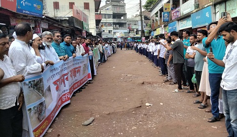 বেহাল রাস্তার কারণে ঈশ্বরগঞ্জ হাসপাতালে রোগী উপস্থিতি অর্ধেকে নেমেছে