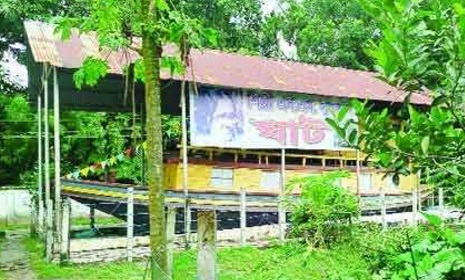 শিল্পী এস এম সুলতান ঘাটের বেহাল অবস্থা