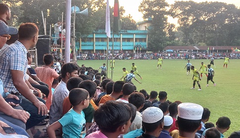 টুনিরহাট গোল্ডকাপ ফুটবল টুর্নামেন্টের দ্বিতীয় ম্যাচে বিজয়ী সৈয়দপুর