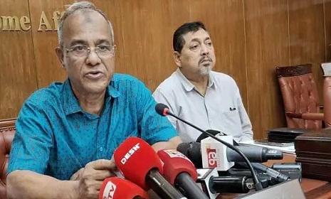 ‘ছেলে-মেয়ে সবাই দেশে, একা ‘সেফ এক্সিট’ নিয়ে কী করব’