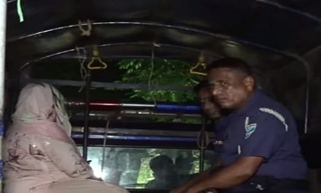 ফরিদপুরে যৌথ বাহিনীর অভিযানে ইয়াবা ও হেরোইনসহ নারী গ্রেপ্তার