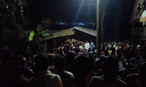 ঝিনাইদহে স্বামীর তালাবদ্ধ দোকানঘর থেকে স্ত্রীর মৃতদেহ উদ্ধার, স্বামী পলাতক