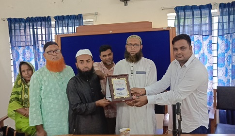 সালথায় ডা. আবুল হাসানকে বদলীজনিত বিদায় সংবর্ধনা