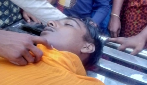 সালথায় বিদ্যুৎস্পৃষ্টে প্রাণ গেল ভ্যান চালকের
