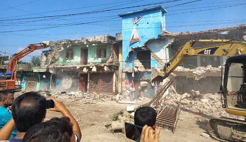 শ্যামনগর-ভেটখালী আঞ্চলিক মহাসড়কের দুই পাশের অবৈধ স্থাপনা উচ্ছেদ