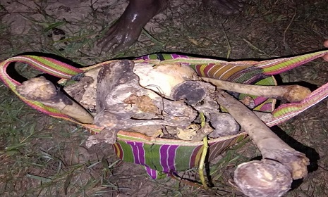 নড়াইলে খাল থেকে মানুষের কঙ্কাল উদ্ধার
