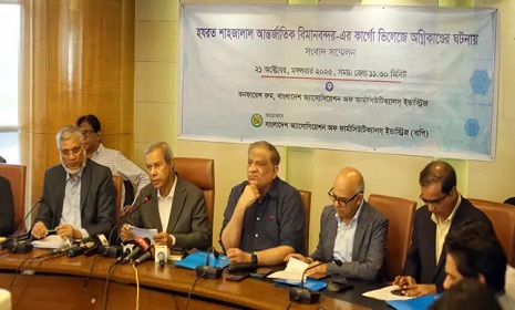বিমানবন্দরে অগ্নিকাণ্ডে ৪৫ কোম্পানির প্রায় ২০০ কোটি টাকার কাঁচামাল পুড়েছে