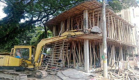 পৌর শহরের অবৈধ স্থাপনা উচ্ছেদে মাঠে নামলেন নির্বাহী ম্যাজিস্ট্রেট