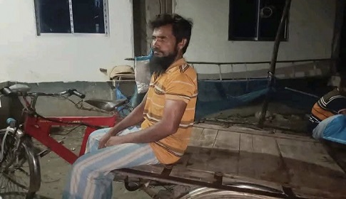 পুলিশের সহায়তায় চুরি যাওয়া ভ্যান ফিরে পেল হাফিজ