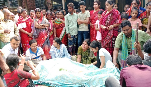 বোয়ালমারীতে ট্রাক-ভ্যান মুখোমুখি সংঘর্ষে প্রাণ গেল ২ জনের, আহত ৫