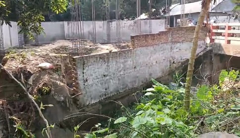 ঐতিহাসিক পঙ্খীরাজ খাল দখল করে অবৈধ স্থাপনা নির্মাণের অভিযোগ