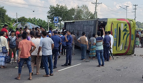 গোপালগঞ্জে পৃথক সড়ক দুর্ঘটনায় নিহত ২