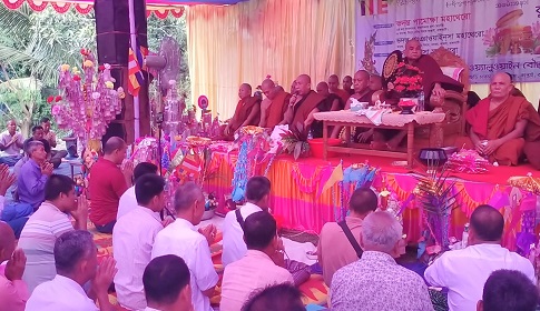 পুর্ণ্যার্থীদের অংশগ্রহণে দুর্গম নুনছড়ি পাড়া ওয়্যালুওয়াইন বৌদ্ধ বিহারে কঠিন চীবর দান সম্পন্ন