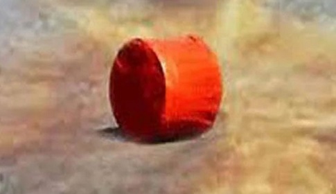 ফোন করে চাঁদা দাবি, থানায় অভিযোগের পর বাড়িতে ককটেল বিস্ফোরণ