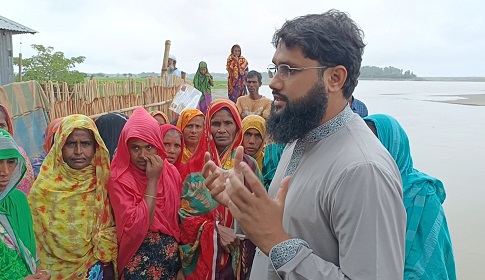 ‘আমরা আর ত্রাণ চাই না, পরিত্রাণ চাই’