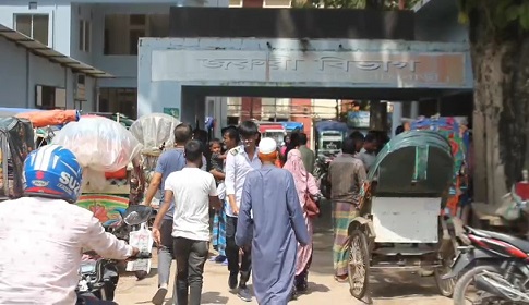 রাজবাড়ীতে মোটরসাইকেল নিয়ন্ত্রণ হারিয়ে ডিভাইডারে ধাক্কা, নিহত ১