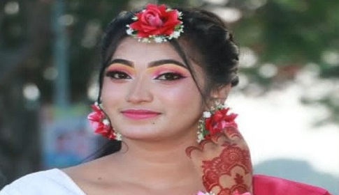 বন্ধুর মোটরসাইকেলে ঘুরতে গিয়ে তরুণীর মর্মান্তিক মৃত্যু