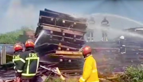 রূপপুর পারমাণবিক প্রকল্পে কাঠের স্তূপে আগুন