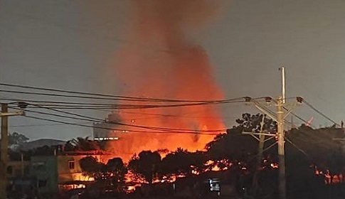 সোনারগাঁয়ে বিএনপির দুই পক্ষের সংঘর্ষে বাড়িঘর ভাঙচুর, অগ্নিসংযোগ