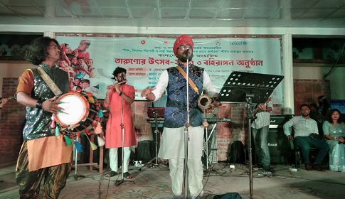 নড়াইলে তারুণ্যের উৎসবে দর্শক-শ্রোতাদের ঢল 