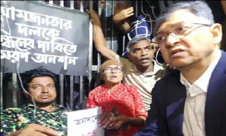 বিএনপি নেতা সালাহউদ্দিনের অনুরোধে অনশন ভাঙলেন তারেক