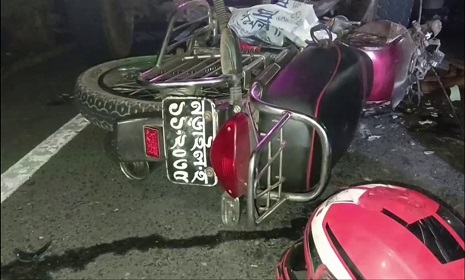 গোপালগঞ্জে দাঁড়িয়ে থাকা ট্রাকের পেছনে মোটরসাইকেলের ধাক্কা, নিহত ২