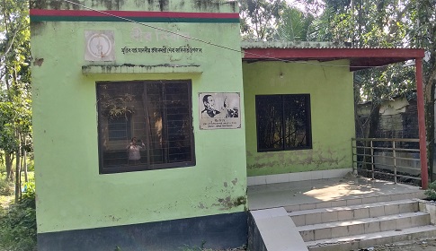 শিবগঞ্জে সরকারের উপহারের বাড়ি ফেলে ভারতে অবস্থান মুক্তিযোদ্ধার