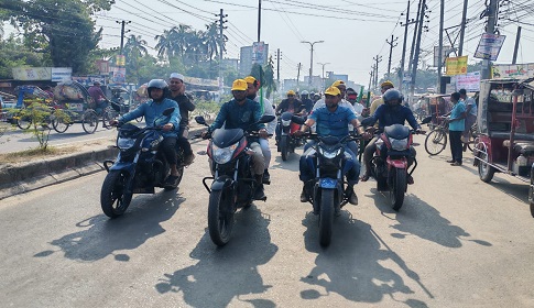 ‘ঢাকা লকডাউন’র প্রতিবাদে ফরিদপুরে জামায়াতের অবস্থান ও বাইক শোডাউন