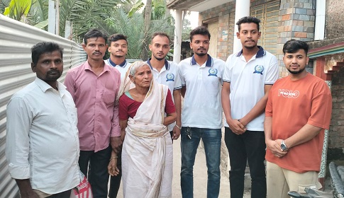 ফেসবুকের বদৌলতে খুঁজে পেলো নিখোঁজ সভ্য রানীর পরিবার