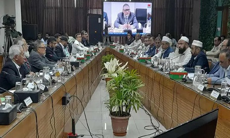 ‘আগাম পোস্টার সরিয়ে ফেলুন, না মানলে কোনো ছাড় নয়’