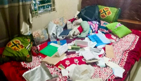 ঈশ্বরদীতে দুই ছেলেসহ মাকে ৬ ঘণ্টা জিম্মি করে ডাকাতি