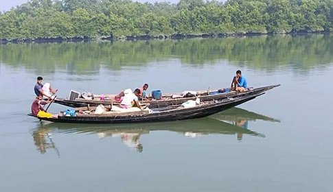 ‘চুক্তির তালিকা’ নিয়েও নৌকা আটক, বন বিভাগের বিরুদ্ধে জেলেদের ক্ষোভ