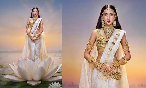 জামদানি পরে শাপলায় হাজির মিথিলা, কাঁদলেন আবেগে