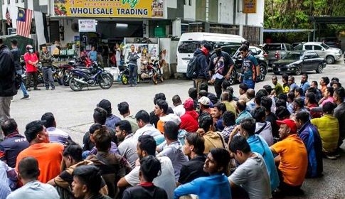মালয়েশিয়ায় সাঁড়াশি অভিযানে ১৭৪ বাংলাদেশি আটক 