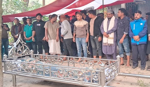 রাজবাড়ীতে প্যারোলে মুক্তি পেয়ে বাবার জানাজায় অংশ নিলেন যুবদল নেতা
