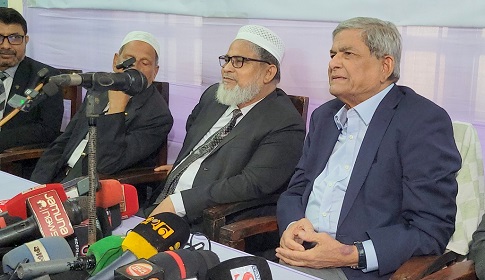 দেশে নির্বাচনী পরিবেশ রয়েছে : ফখরুল 