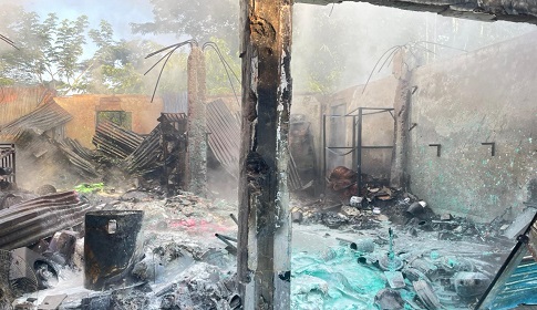কালকিনিতে বাজারে আগুন লেগে ৩ দোকান পুড়ে ছাই