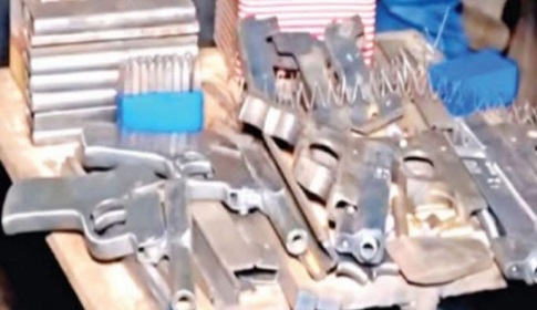 লেদে তৈরি হচ্ছে আগ্নেয়াস্ত্র, জনমনে আতঙ্ক