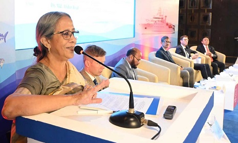 ‘সমুদ্রে অবৈধ আহরণে মাছের সংস্থান কমে যাচ্ছে’