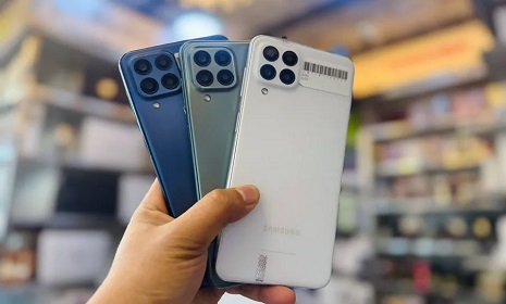 স্মার্টফোনের আমদানি শুল্ক কমানো হবে, বিদেশ থেকে আনা যাবে ৩টি হ্যান্ডসেট