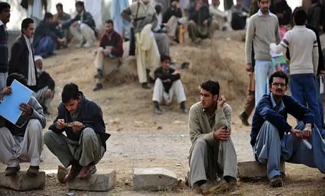 পাকিস্তানে ২১ বছরে সর্বোচ্চ বেকারত্ব