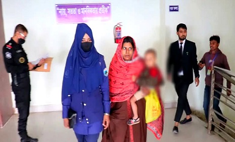 ঈশ্বরদীতে আট কুকুরছানা হত্যা, মায়ের সঙ্গে কারাগারে দুই বছরের শিশু