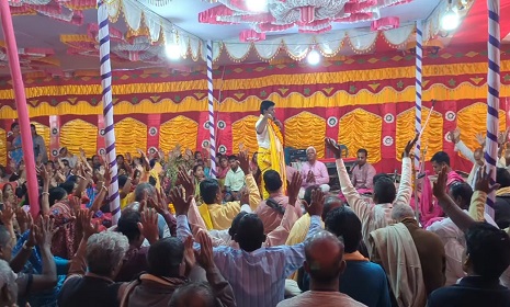 ভক্তদের পদচারনায় আনন্দমুখর ছোট কুমার দিয়া কালী মন্দির