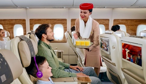 বড়দিন উপলক্ষে এমিরেটসের আড়ম্বরপূর্ণ আয়োজন