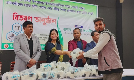 কাপাসিয়ায় অর্ধশতাধিক উপকারভোগী ও প্রতিষ্ঠানের মাঝে সরকারি অনুদান বিতরণ 