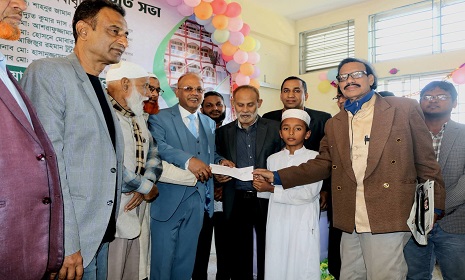 মহম্মদপুরে বরকতিয়া এস.এ.আর দাখিল মাদ্রাসায় নবগঠিত কমিটির পরিচিত সভা ও উপবৃত্তি-মেধাবৃত্তি প্রদান