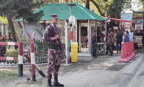 হাদি হামলার আসামি ধরতে হিলি সীমান্তে বিজিবির কড়া নজরদারি