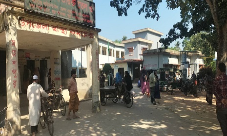 অচল যন্ত্র, বিশুদ্ধ পানির সংকট ও অব্যবস্থাপনায় ধুঁকছে মহেশপুর উপজেলা স্বাস্থ্য কমপ্লেক্স